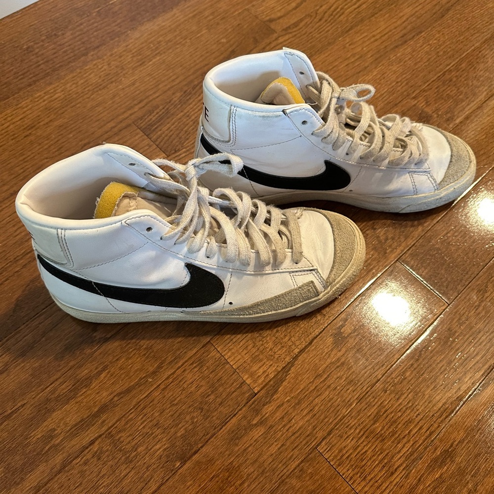 Nike Women’s Blazer Mid